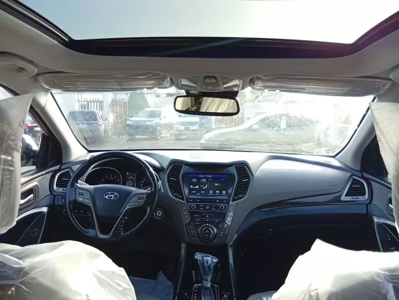Hyundai Santa Fe   - 2017