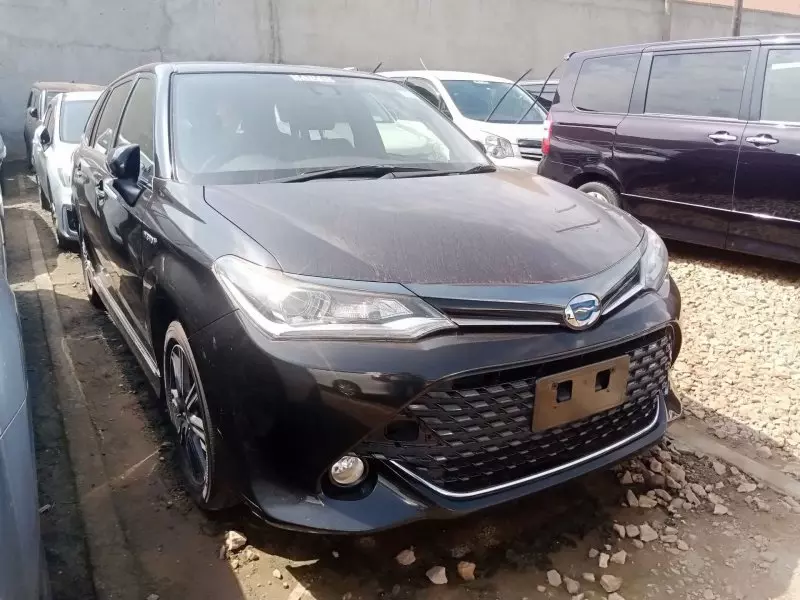 Toyota Fielder hybrid    - 2015
