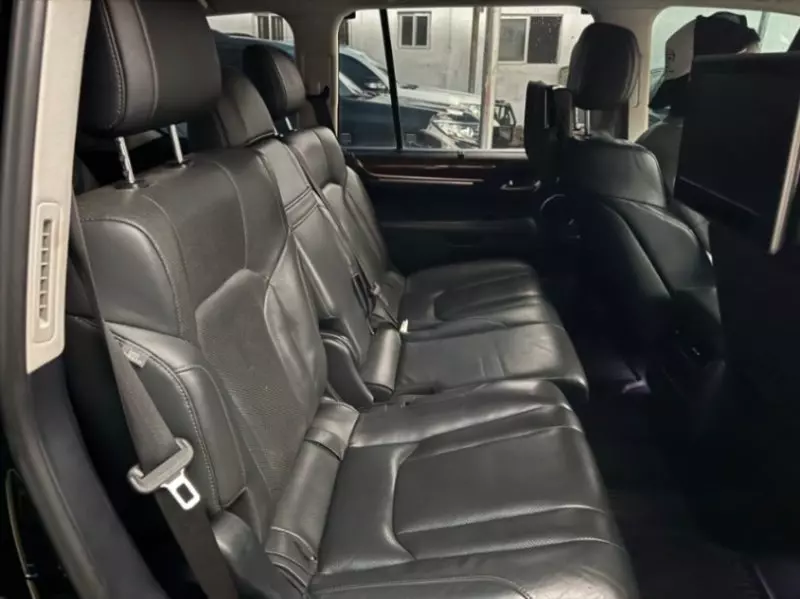 Lexus LX 570   - 2016