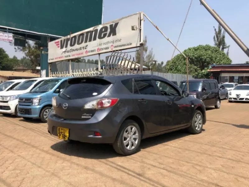 Mazda Axela    - 2012