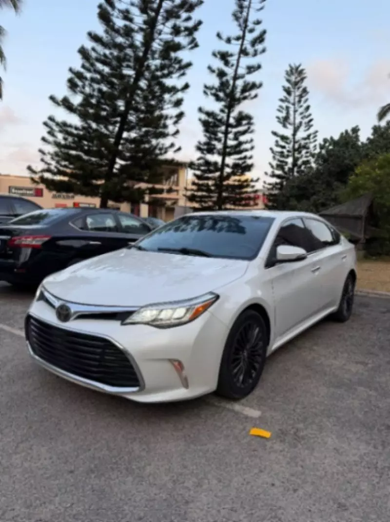 Toyota Avalon   - 2018