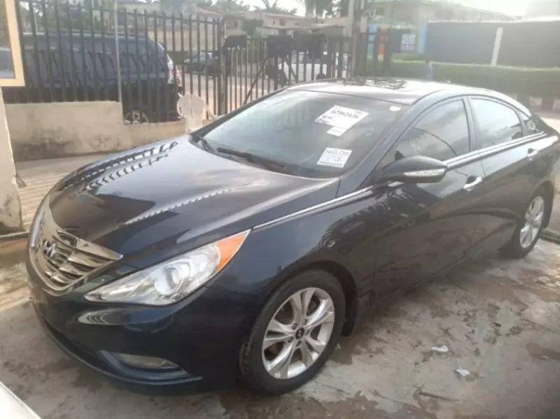 Hyundai Sonata   - 2013