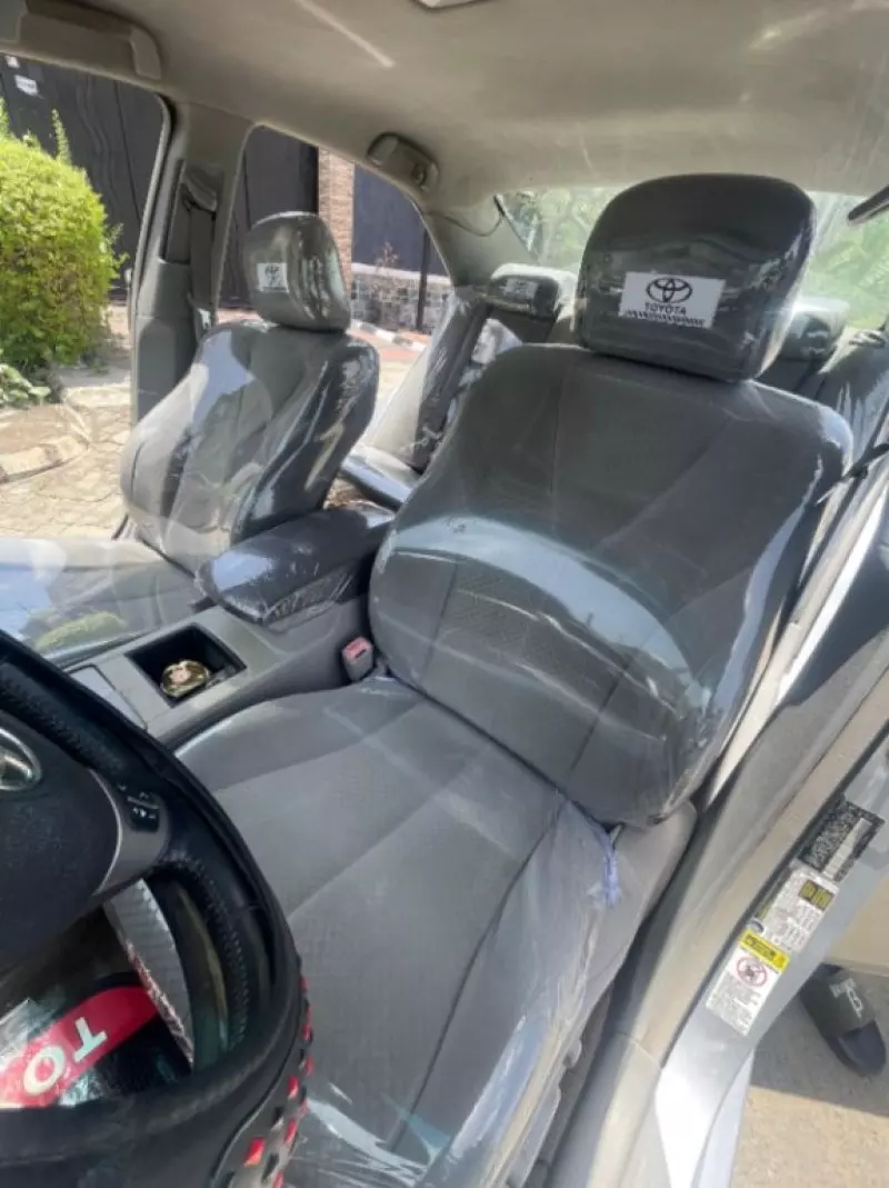 Toyota Camry   - 2009