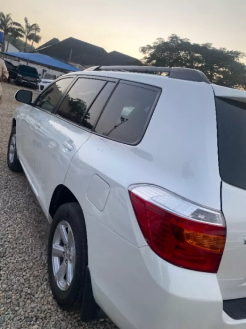 Toyota Highlander   - 2009