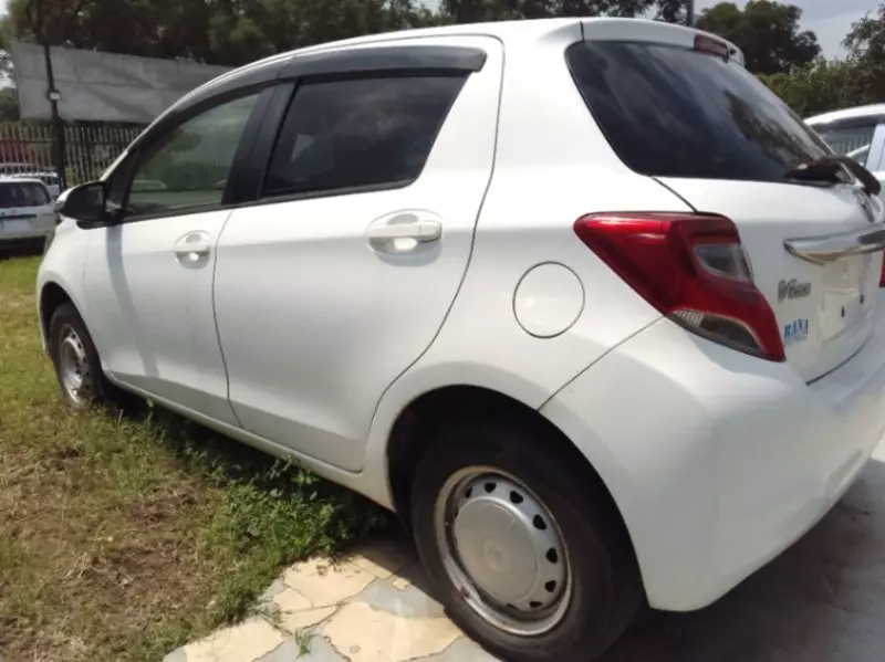 Toyota Vitz   - 2017