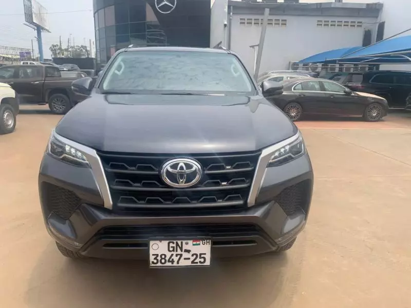 Toyota Fortuner   - 2025