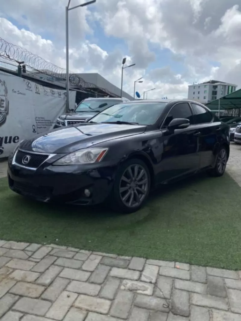 Lexus IS 250   - 2011