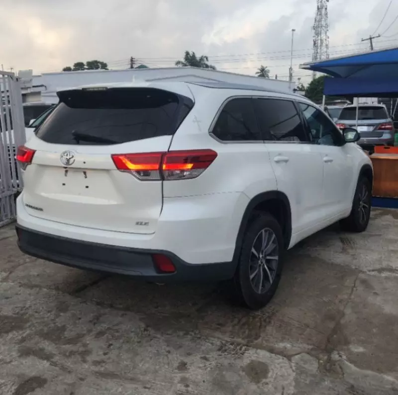 Toyota Highlander   - 2018