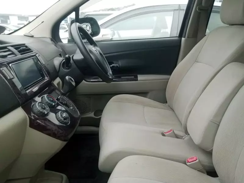 Toyota Passo Sette   - 2010
