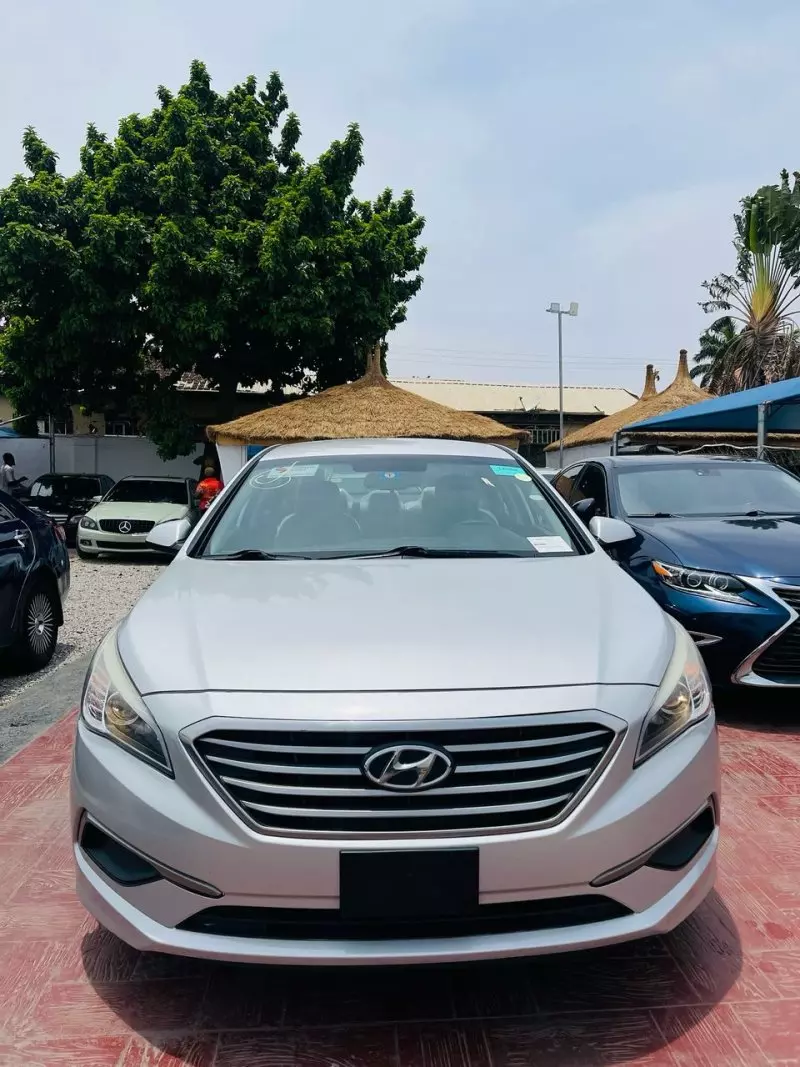 Hyundai Sonata   - 2016