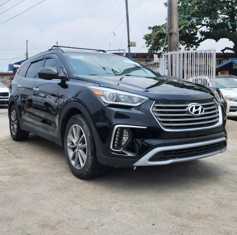 Hyundai Santa Fe   - 2019