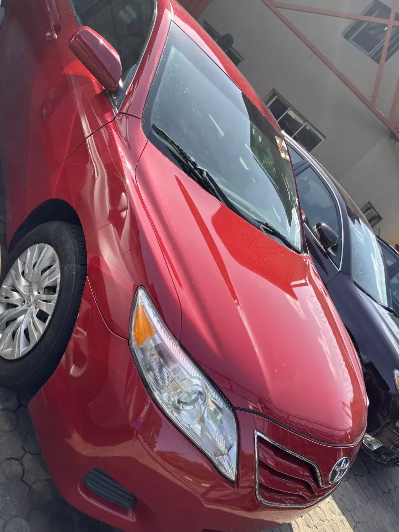 Toyota Camry   - 2011