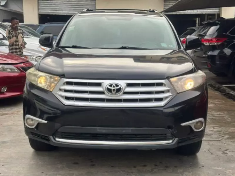 Toyota Highlander   - 2013
