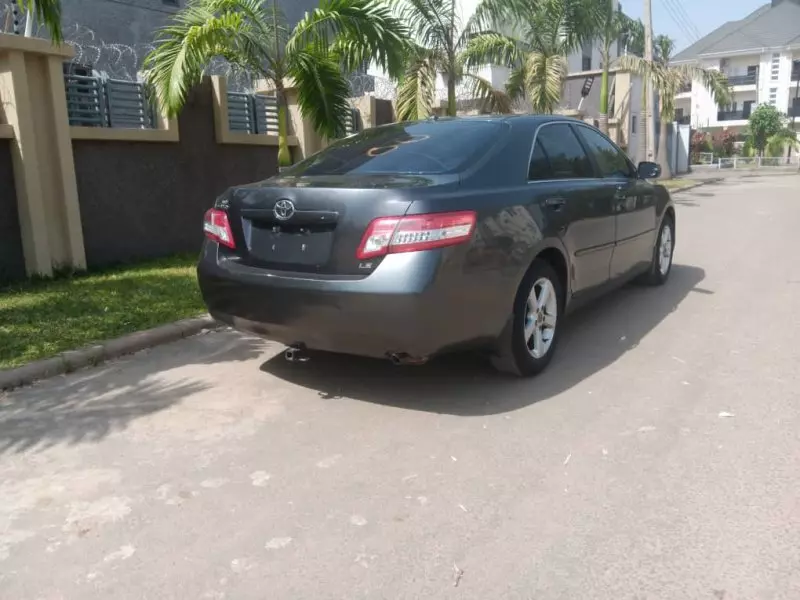Toyota Camry   - 2010