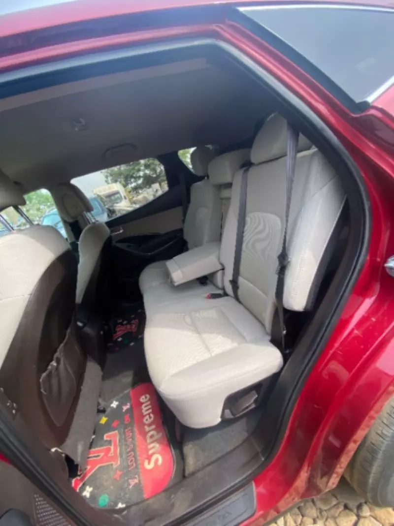 Hyundai Santa Fe   - 2013