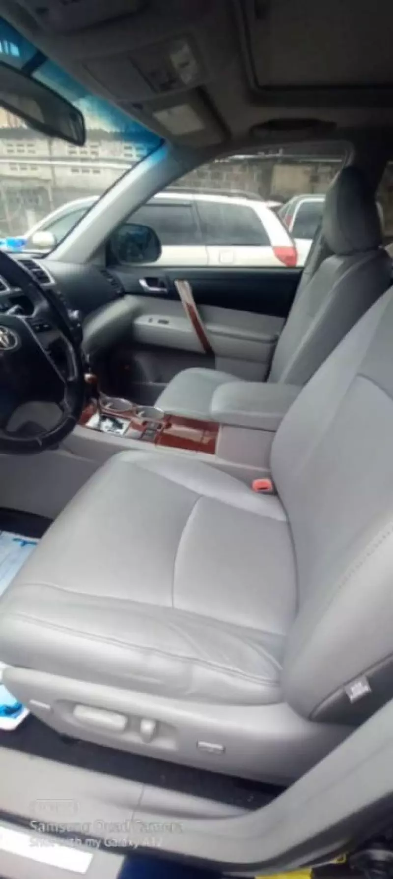 Toyota Highlander   - 2012