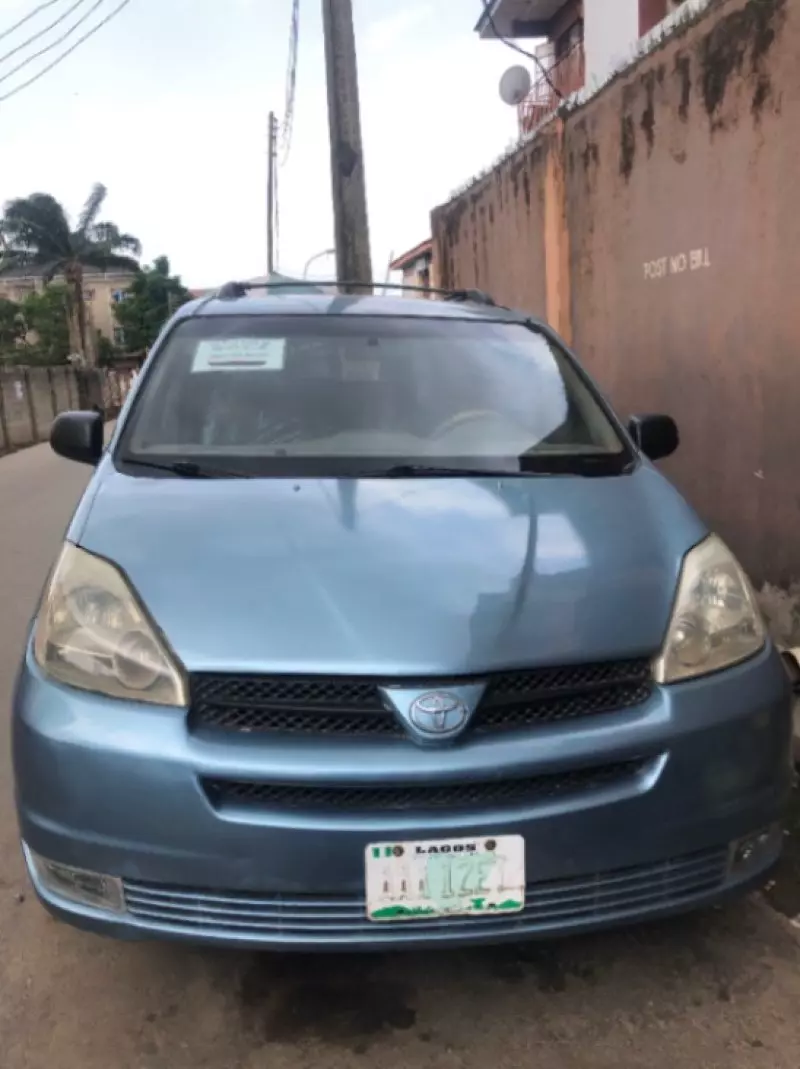 Toyota Sienna   - 2005