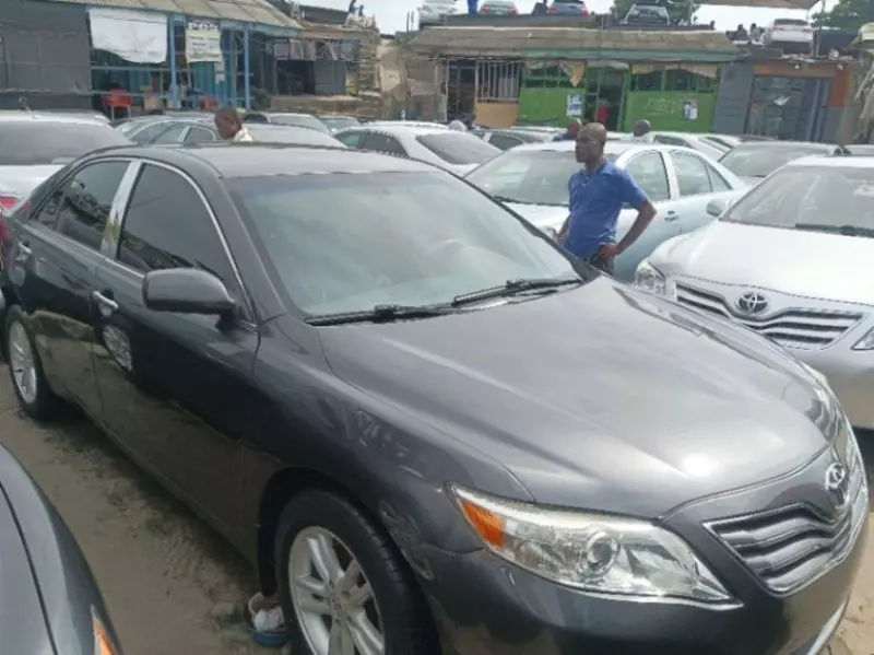 Toyota Camry   - 2006