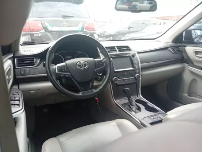 Toyota Camry   - 2016