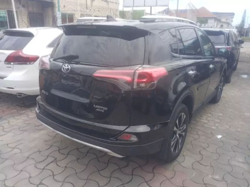 Toyota RAV 4   - 2016