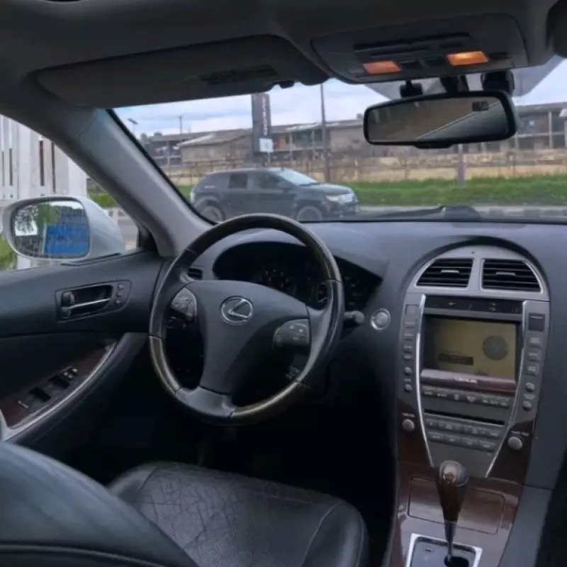 Toyota camry   - 2012