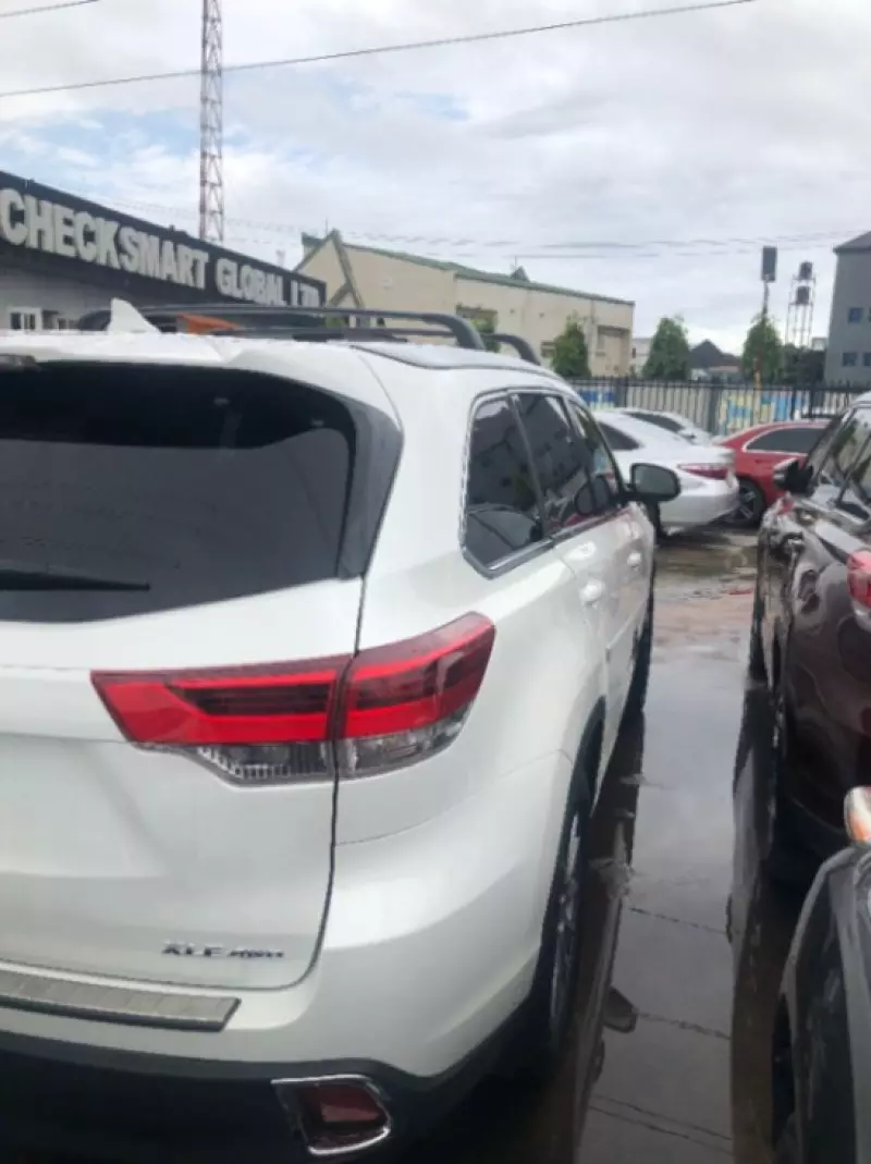 Toyota Highlander   - 2009