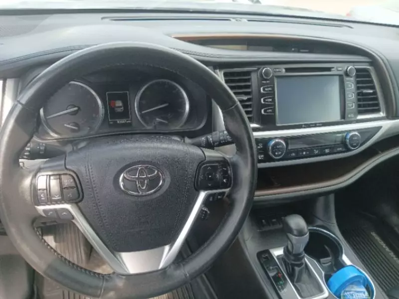 Toyota Highlander   - 2019