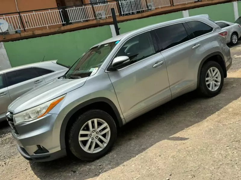 Toyota Highlander   - 2015