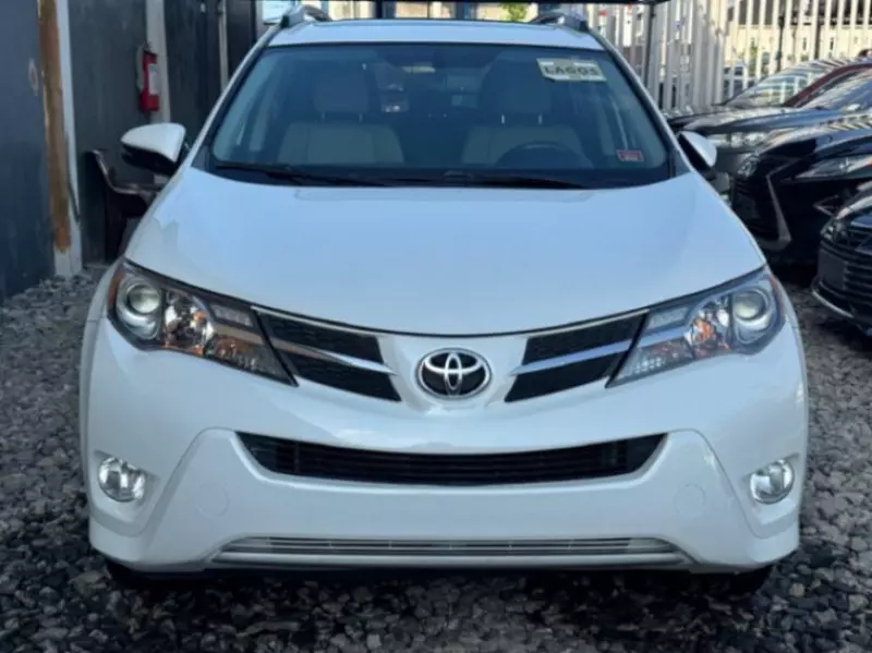 Toyota RAV 4   - 2015