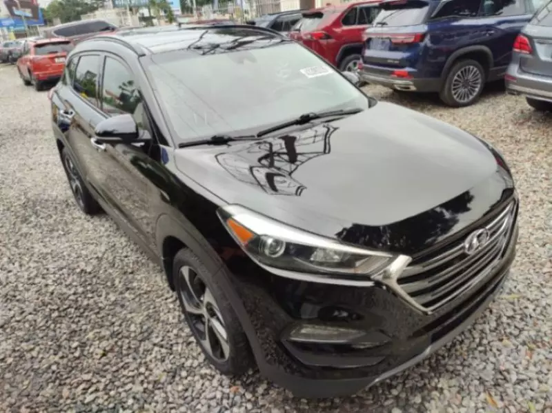 Hyundai Tucson   - 2016