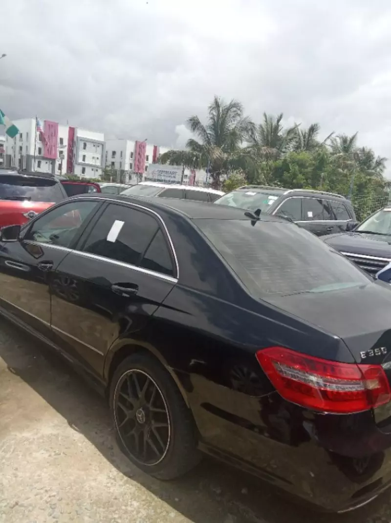 Mercedes-Benz E350   -