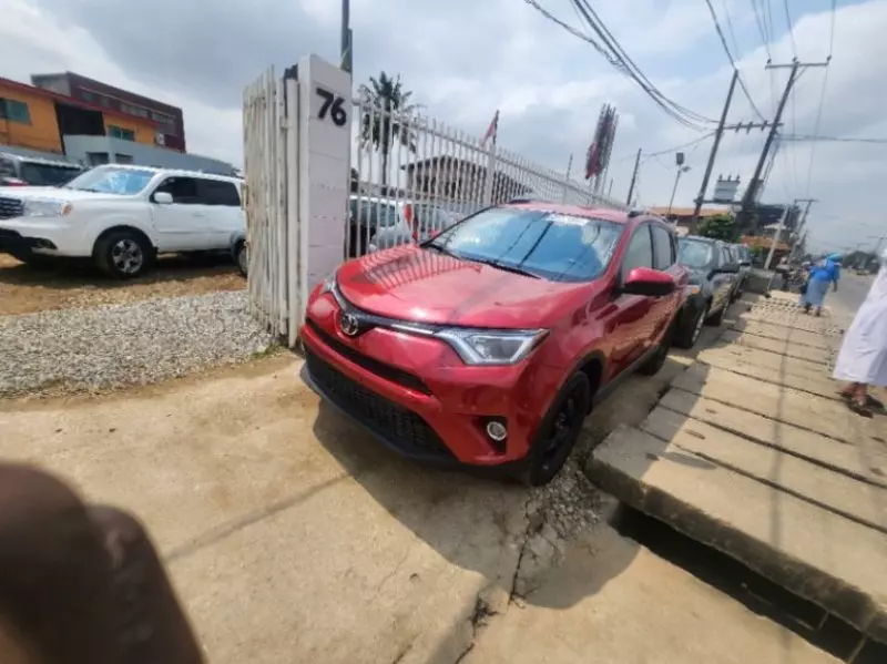 Toyota RAV 4   - 2016