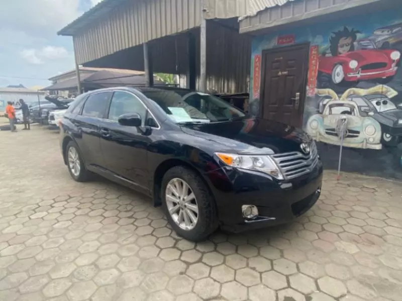 Toyota Venza   - 2012