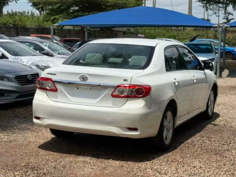 Toyota Corolla   - 2012