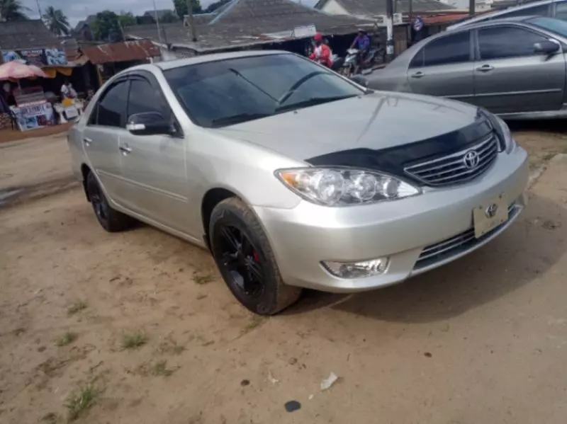Toyota Camry   - 2002