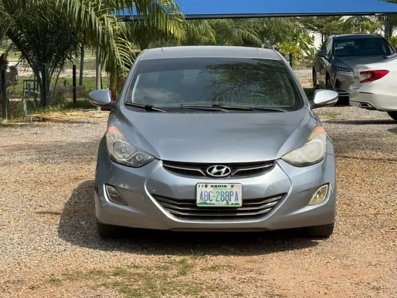 Hyundai Elantra   - 2009