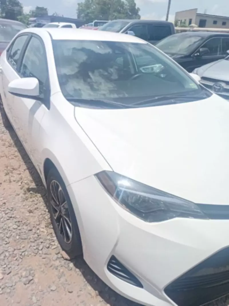 Toyota Camry   - 2019