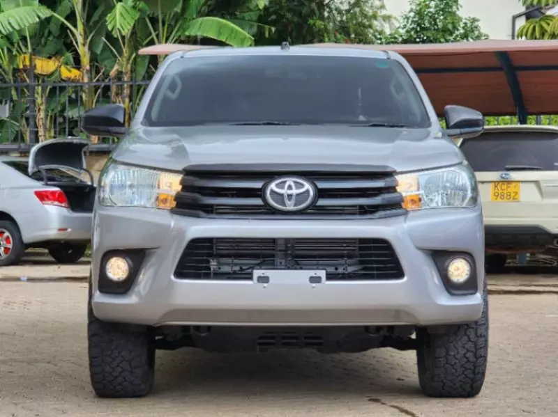 Toyota Hilux Revo    - 2018
