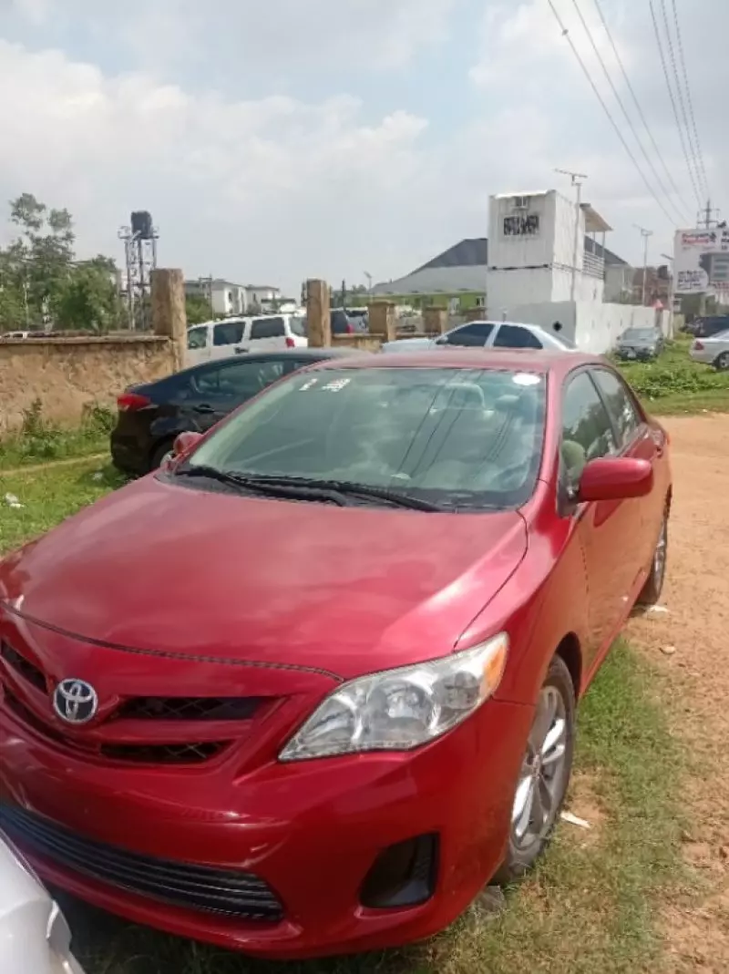 Toyota Corolla   - 2012