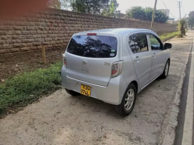 Daihatsu Mira    - 2016