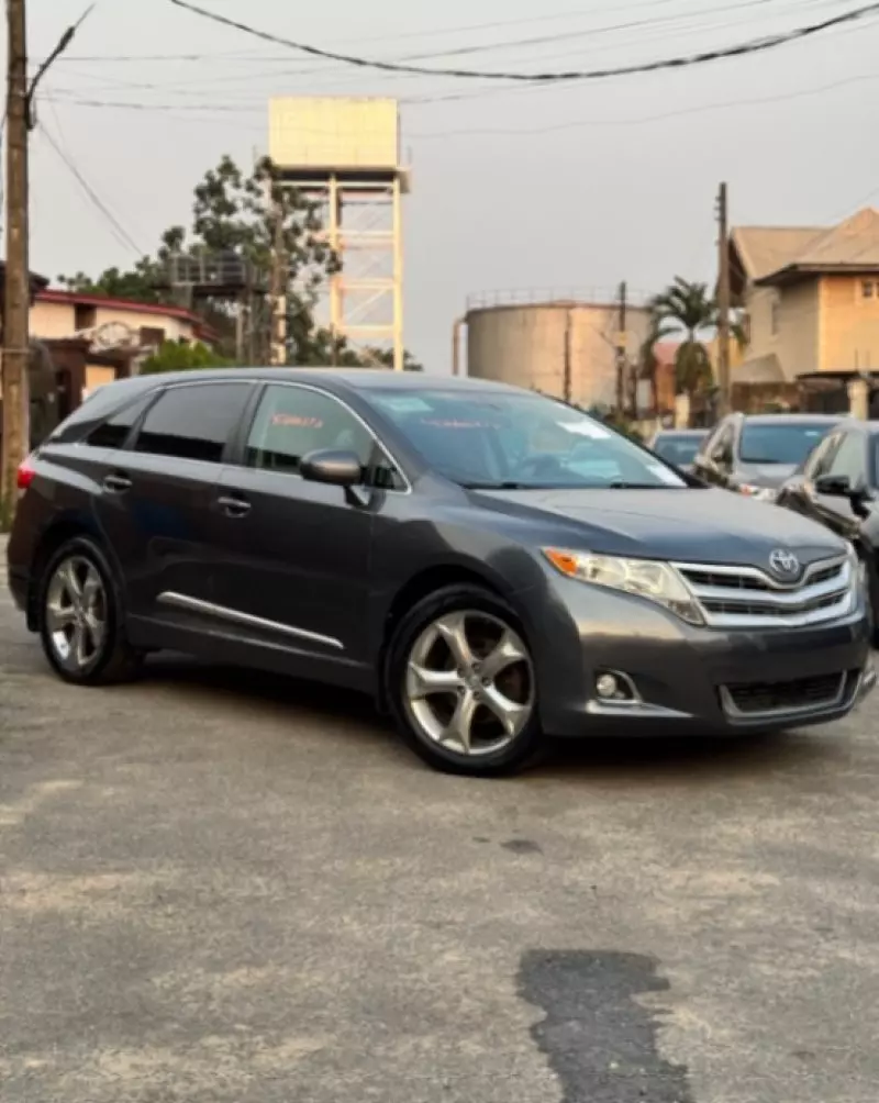 Toyota Venza   - 2011