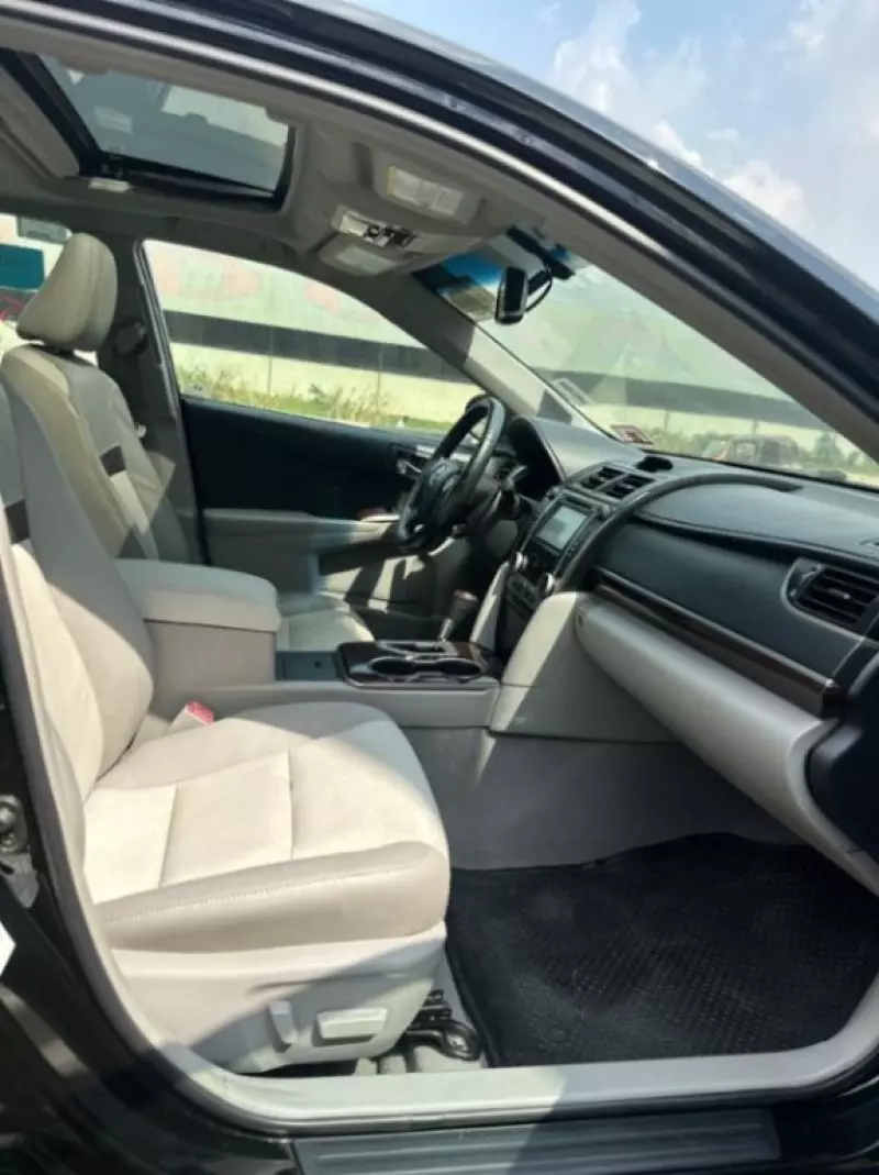 Toyota Camry   - 2013