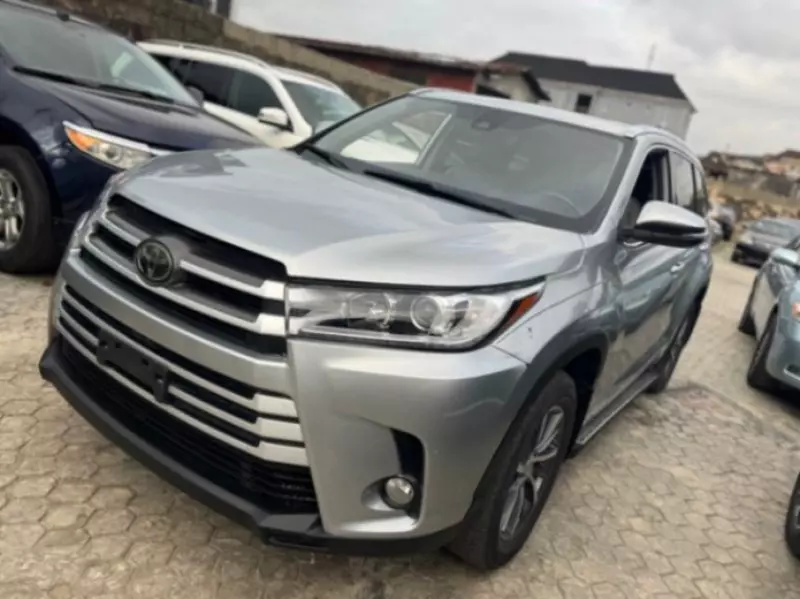 Toyota Highlander   - 2018