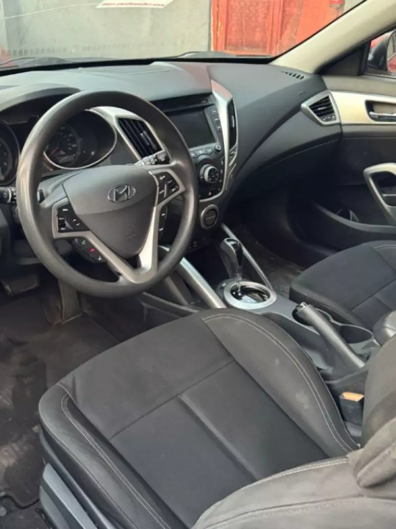 Hyundai Veloster   - 2015