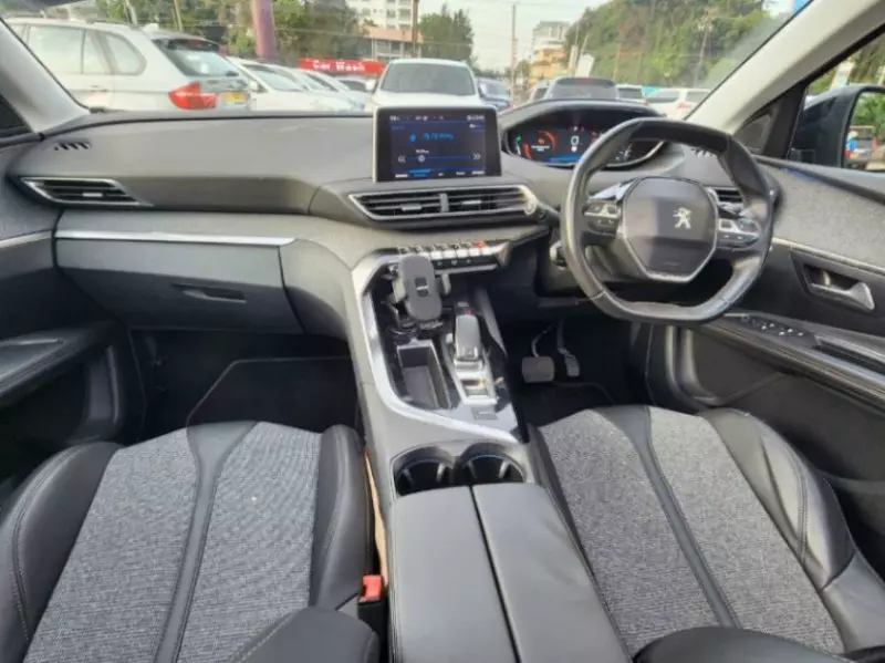 Peugeot 3008   - 2018