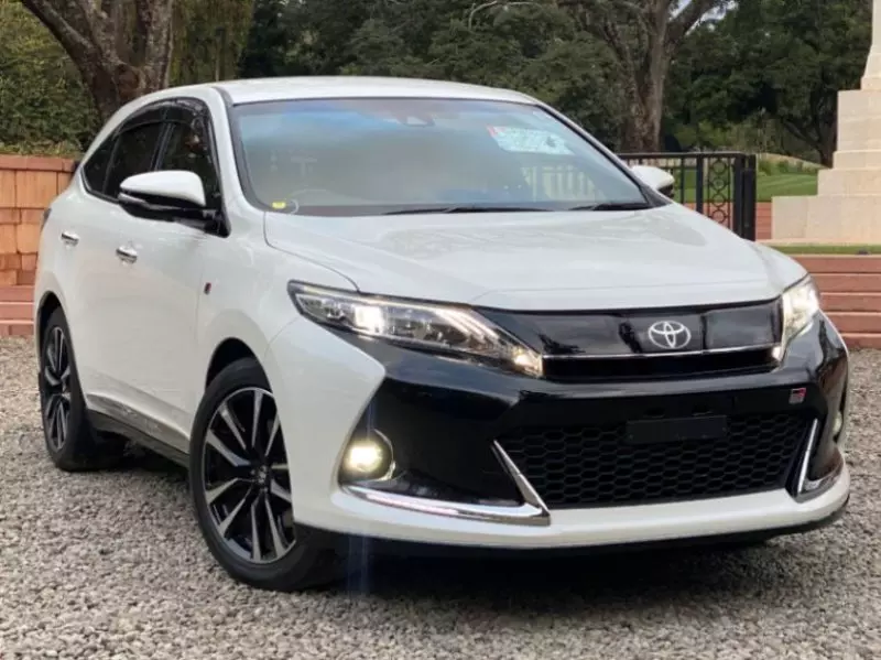 Toyota Harrier   - 2018