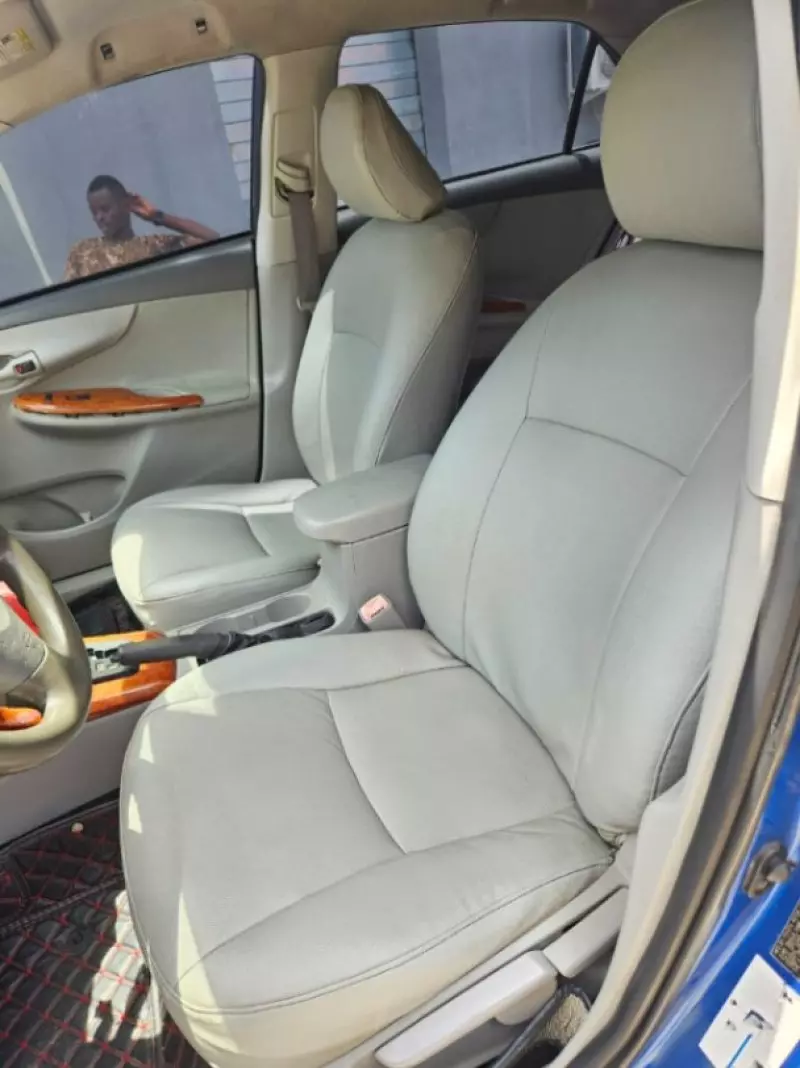 Toyota Corolla   - 2009