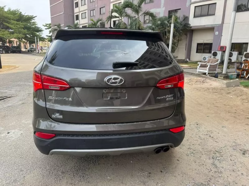 Hyundai Santa Fe   - 2014