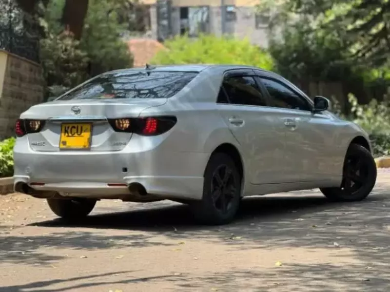 Toyota Mark X   - 2012