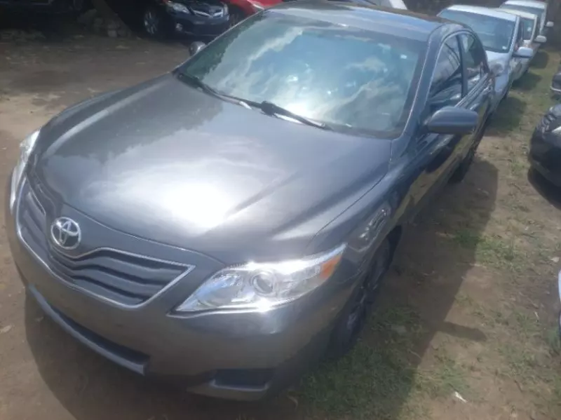 Toyota Camry   -